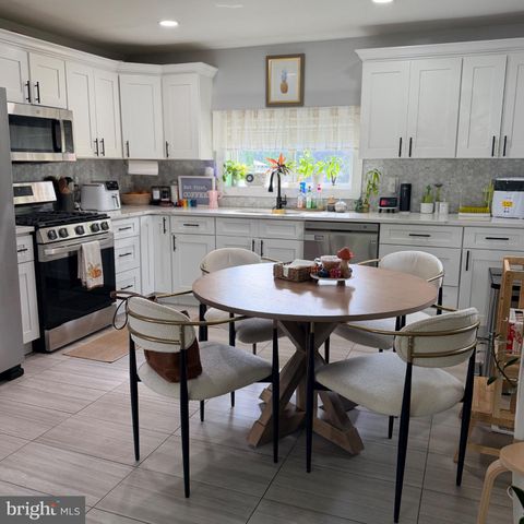 242 MORTON AVE, Paulsboro, NJ 08066