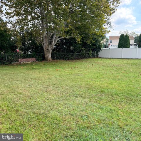 242 MORTON AVE, Paulsboro, NJ 08066