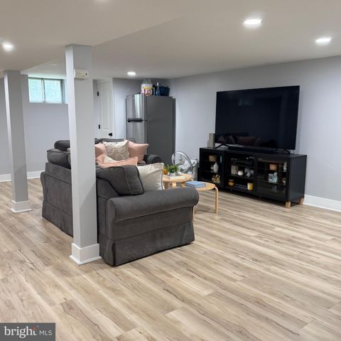 242 MORTON AVE, Paulsboro, NJ 08066