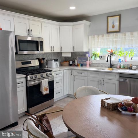 242 MORTON AVE, Paulsboro, NJ 08066