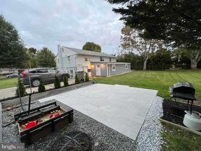 242 MORTON AVE, Paulsboro, NJ 08066