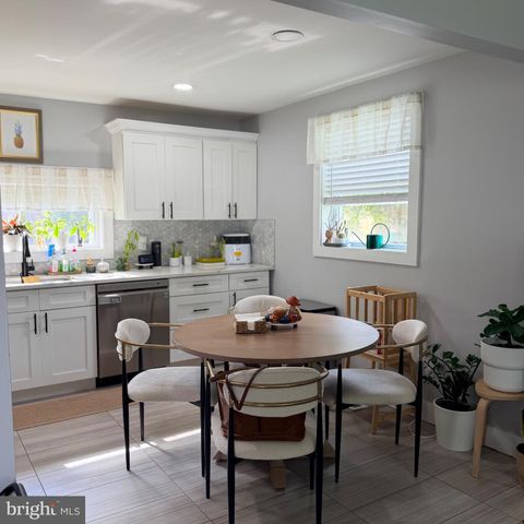 242 MORTON AVE, Paulsboro, NJ 08066
