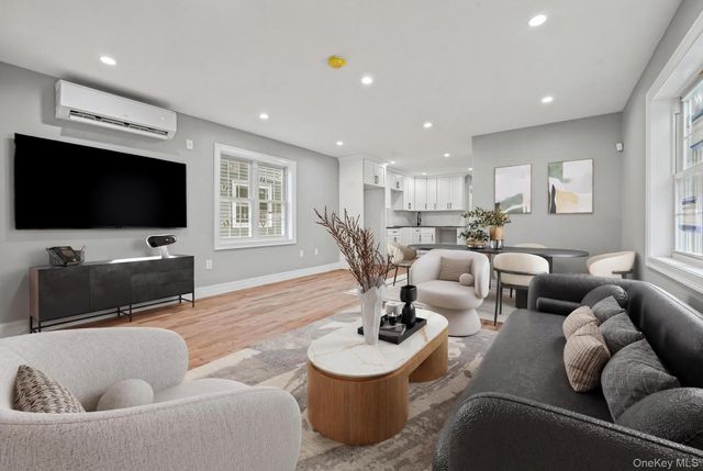 118-11 Lakeview Boulevard, Jamaica South, NY 11434