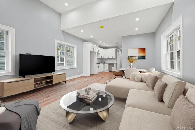 118-11 Lakeview Boulevard, Jamaica South, NY 11434