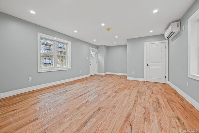 118-11 Lakeview Boulevard, Jamaica South, NY 11434