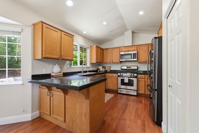 11187 Ball Rd, Grass Valley, CA 95949
