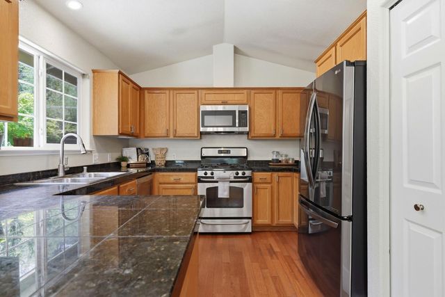 11187 Ball Rd, Grass Valley, CA 95949