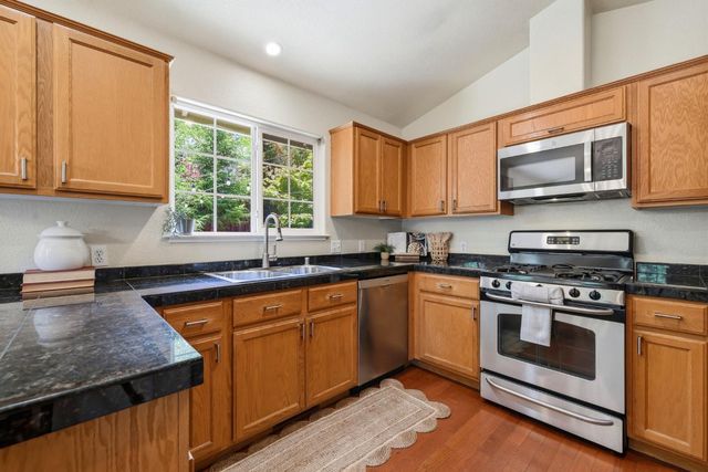11187 Ball Rd, Grass Valley, CA 95949