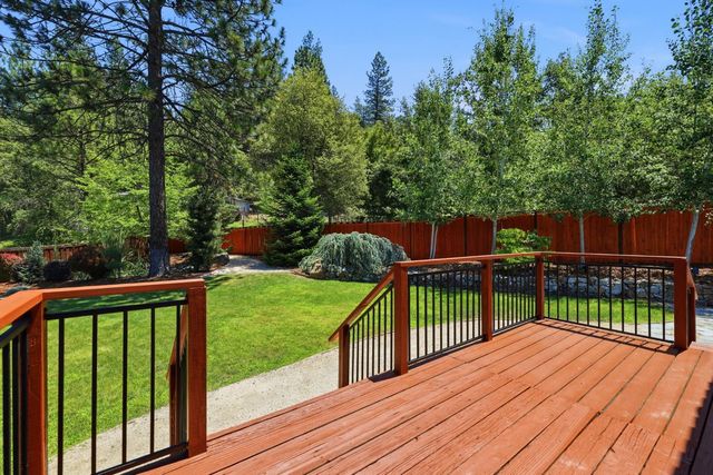 11187 Ball Rd, Grass Valley, CA 95949