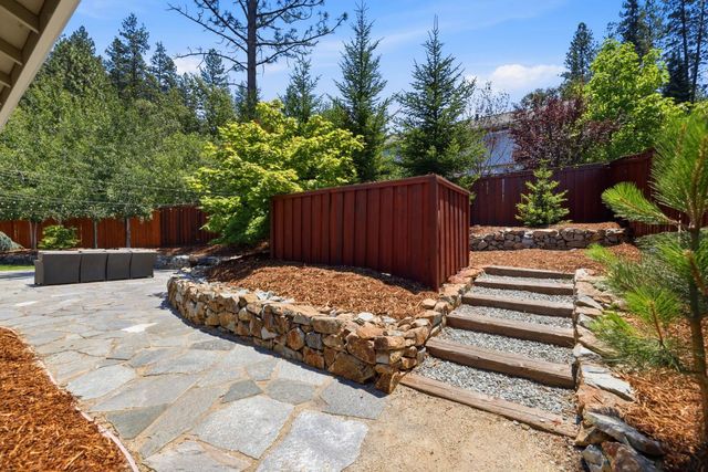 11187 Ball Rd, Grass Valley, CA 95949