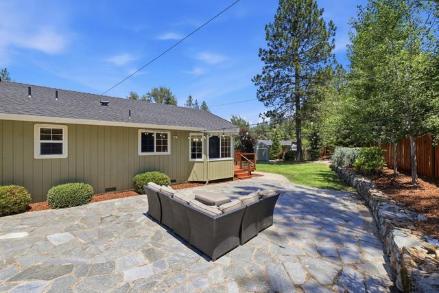 11187 Ball Rd, Grass Valley, CA 95949