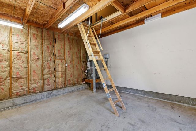 11187 Ball Rd, Grass Valley, CA 95949