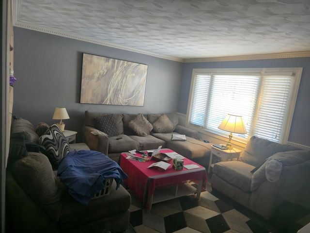 289 Commercial St, Whitman, MA 02382