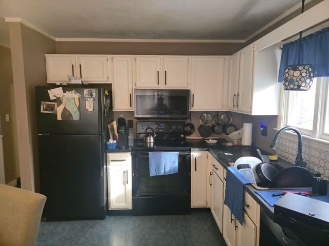 289 Commercial St, Whitman, MA 02382