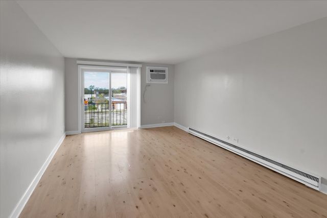 2333 N Neva Avenue 306C, Chicago, IL 60707