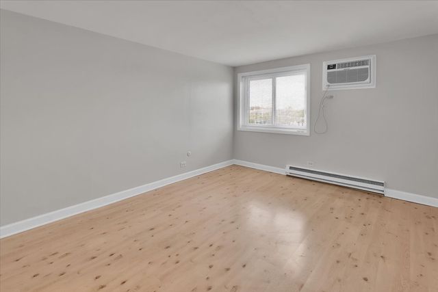 2333 N Neva Avenue 306C, Chicago, IL 60707