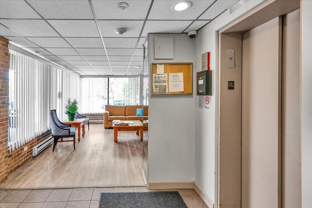 2333 N Neva Avenue 306C, Chicago, IL 60707
