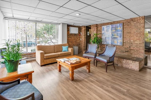 2333 N Neva Avenue 306C, Chicago, IL 60707