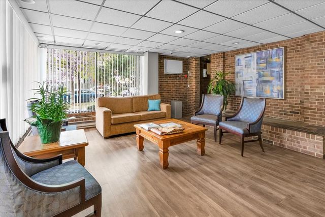 2333 N Neva Avenue 306C, Chicago, IL 60707