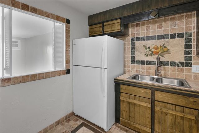 2333 N Neva Avenue 306C, Chicago, IL 60707
