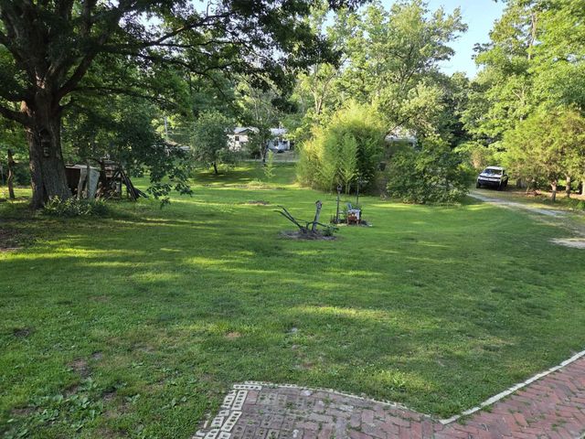110 Cox Road, Irvine, KY 40336