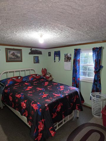 110 Cox Road, Irvine, KY 40336