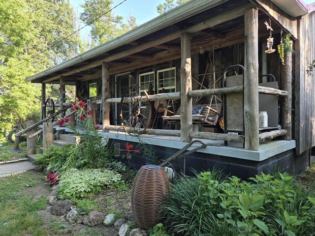 110 Cox Road, Irvine, KY 40336