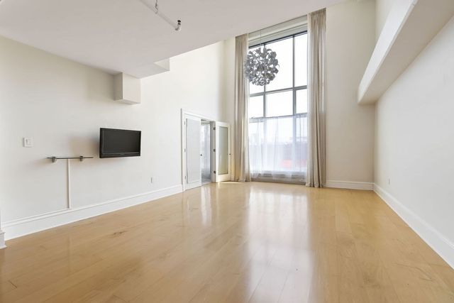 25 Channel Center St 210, Boston, MA 02210