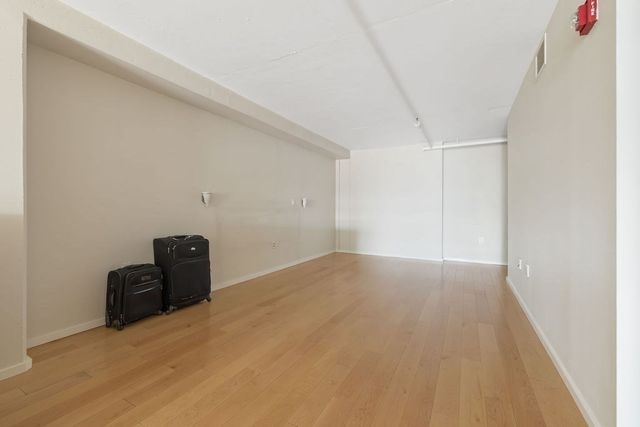 25 Channel Center St 210, Boston, MA 02210