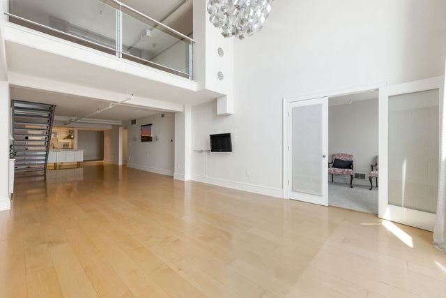 25 Channel Center St 210, Boston, MA 02210