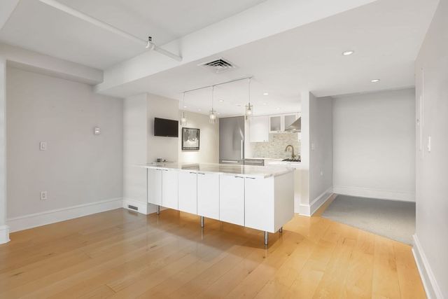 25 Channel Center St 210, Boston, MA 02210
