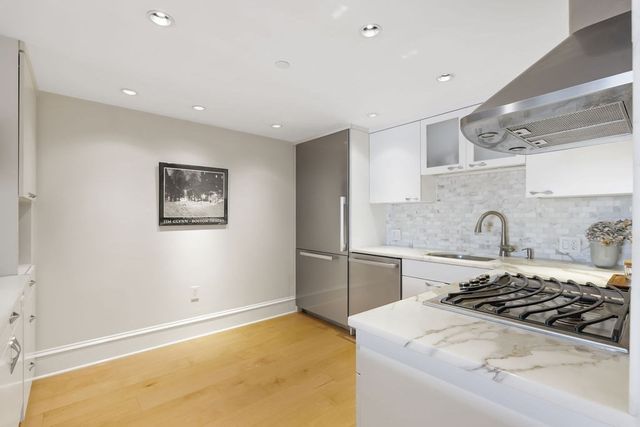 25 Channel Center St 210, Boston, MA 02210