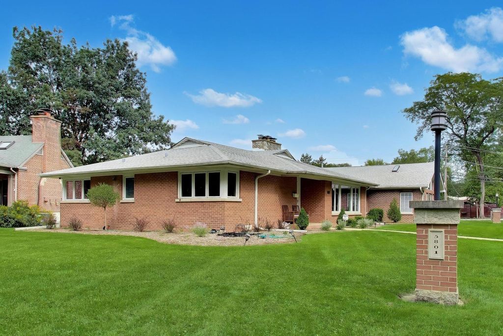 5801 N LANSING Avenue, Chicago, IL 60646 — photo 2