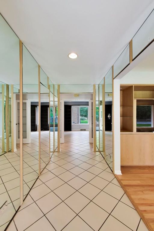 5801 N LANSING Avenue, Chicago, IL 60646 — photo 4