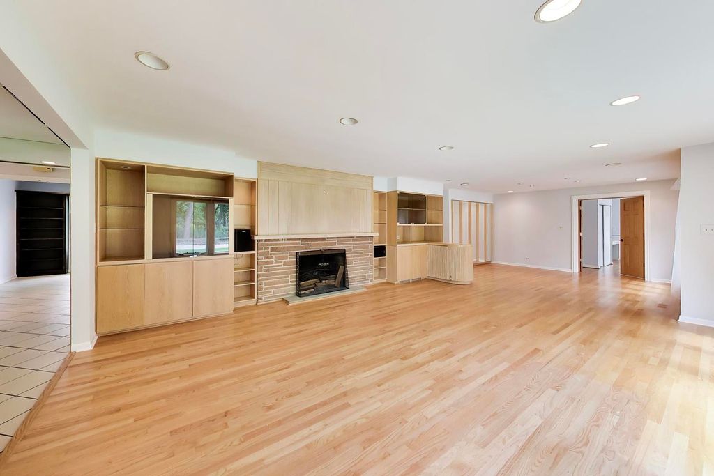 5801 N LANSING Avenue, Chicago, IL 60646 — photo 5