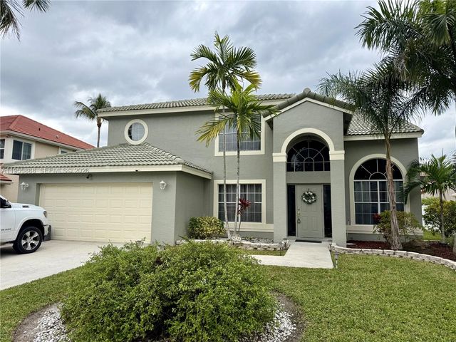 5528 Descartes Cir, Boynton Beach, FL 33472