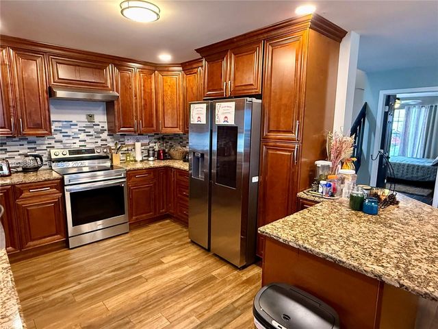 5528 Descartes Cir, Boynton Beach, FL 33472