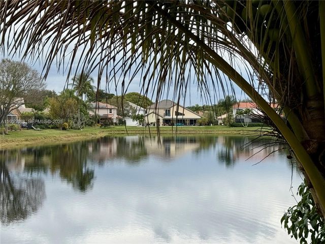 5528 Descartes Cir, Boynton Beach, FL 33472