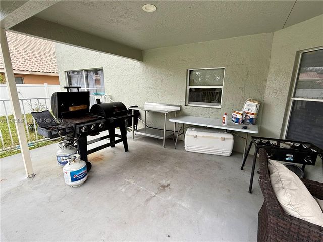 5528 Descartes Cir, Boynton Beach, FL 33472