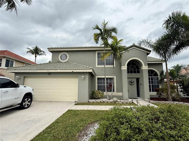 5528 Descartes Cir, Boynton Beach, FL 33472