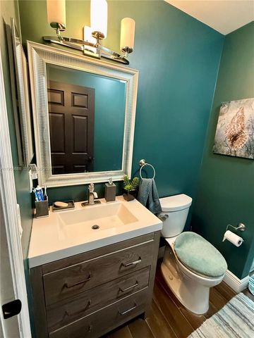 5528 Descartes Cir, Boynton Beach, FL 33472