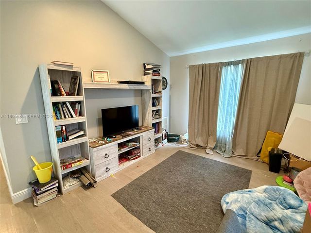 5528 Descartes Cir, Boynton Beach, FL 33472