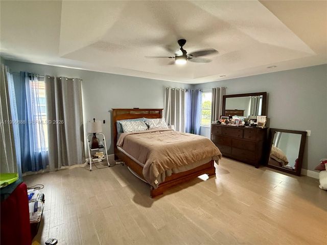 5528 Descartes Cir, Boynton Beach, FL 33472