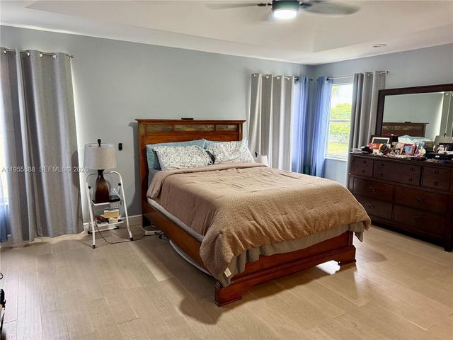 5528 Descartes Cir, Boynton Beach, FL 33472