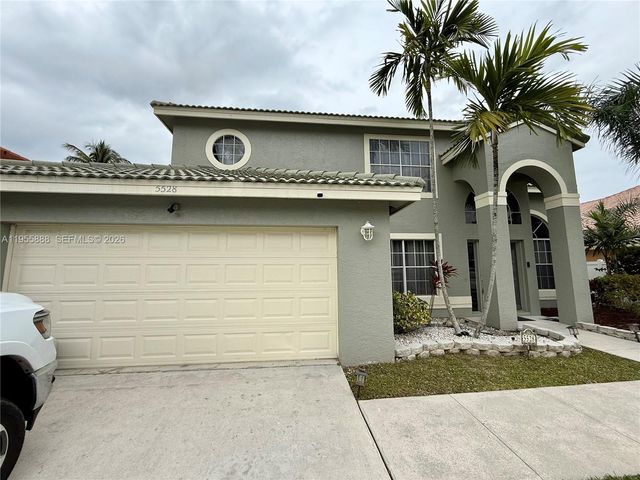 5528 Descartes Cir, Boynton Beach, FL 33472