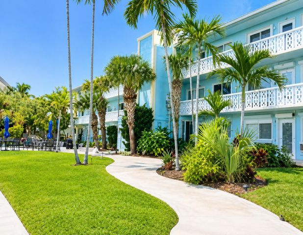 455 GOLDEN ISLES Drive 209, Hallandale Beach, FL 33009