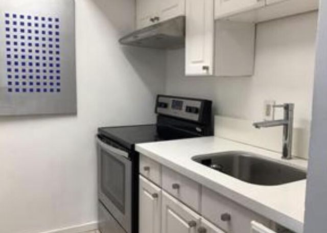 455 GOLDEN ISLES Drive 209, Hallandale Beach, FL 33009