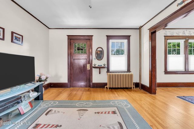 39 Highland Avenue, Leonardo, NJ 07737
