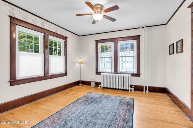 39 Highland Avenue, Leonardo, NJ 07737