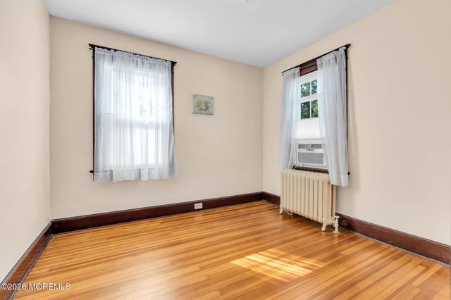 39 Highland Avenue, Leonardo, NJ 07737